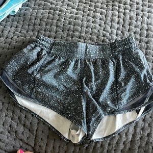 LuluLemon hotty hot shorts size 6